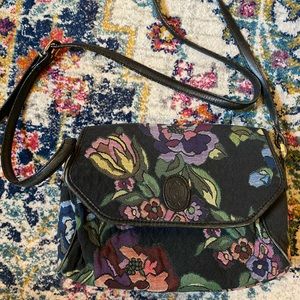 vintage black floral crossbody🌸